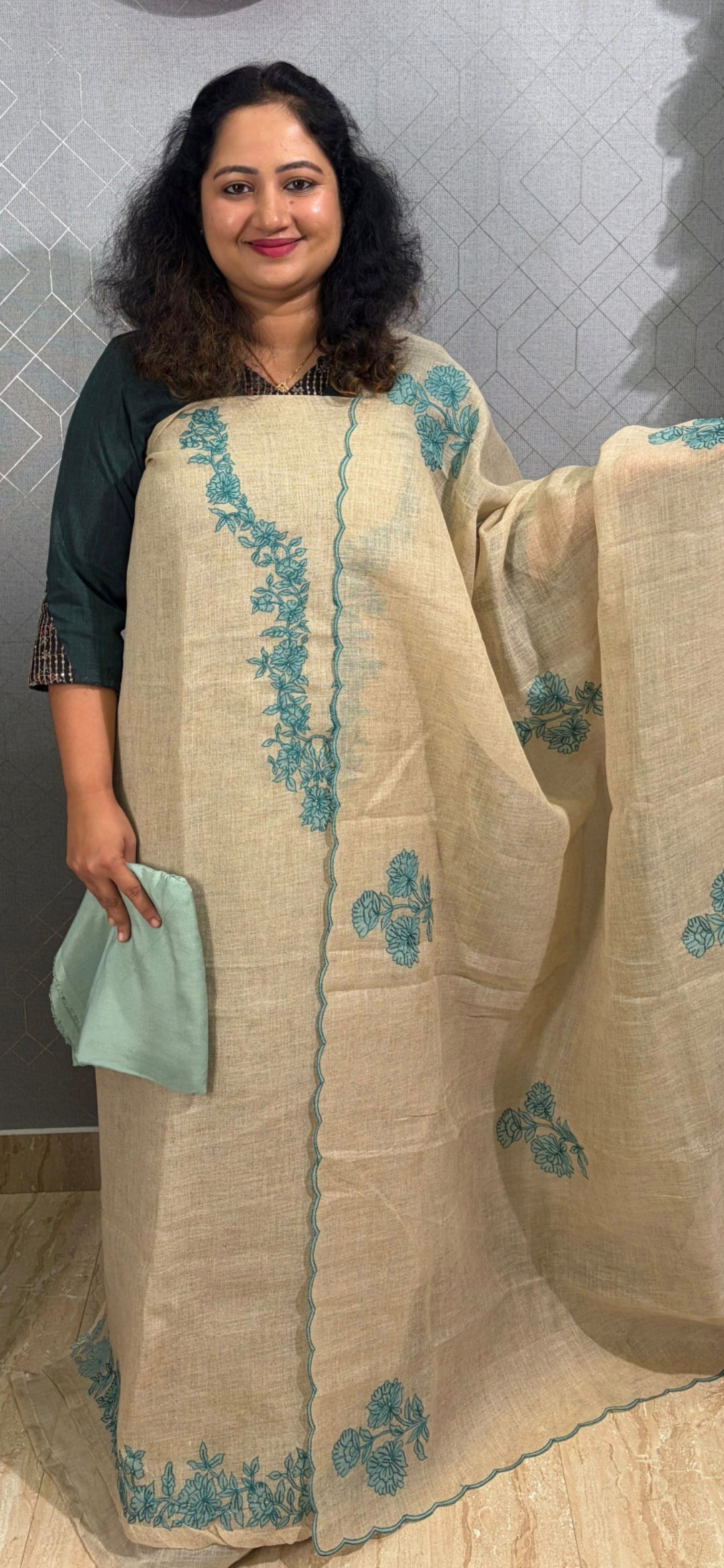 EM47, linen unstiched