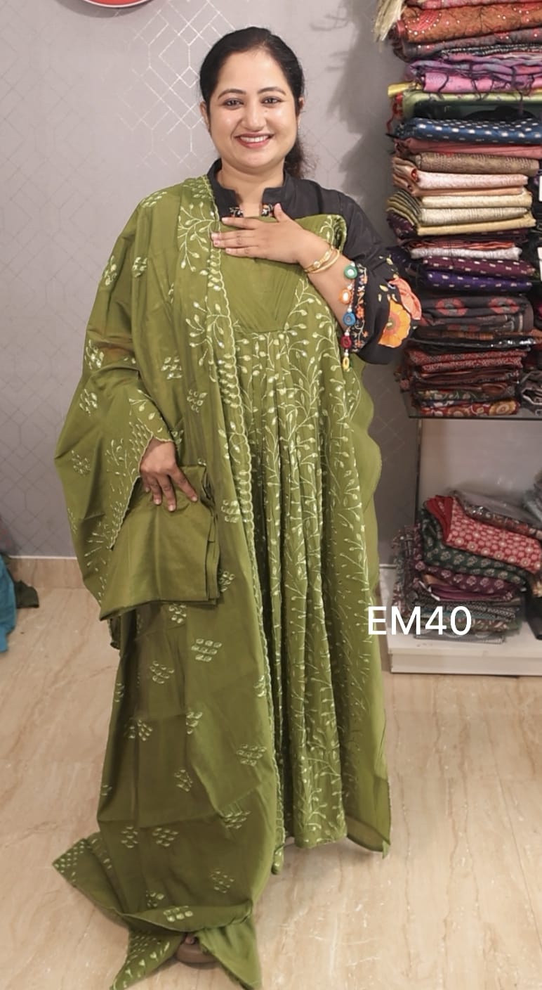 EM40, unstiched collection