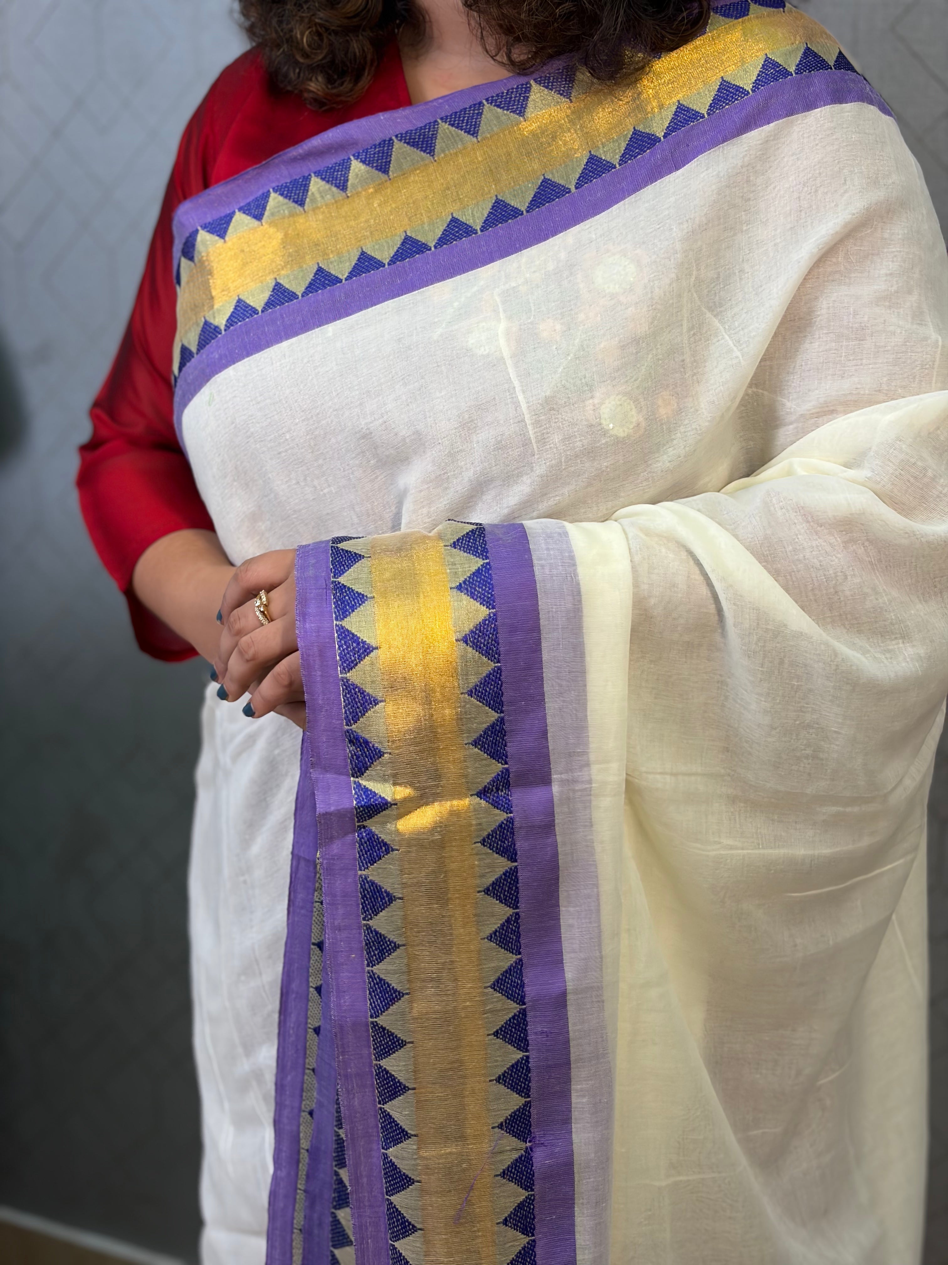Mul cotton saree with kanchi border EM010